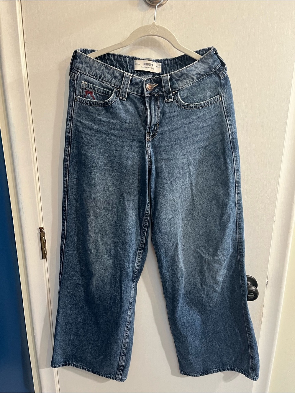 Hollister Women's supper baggy cherry print jeans - Medium Blue
